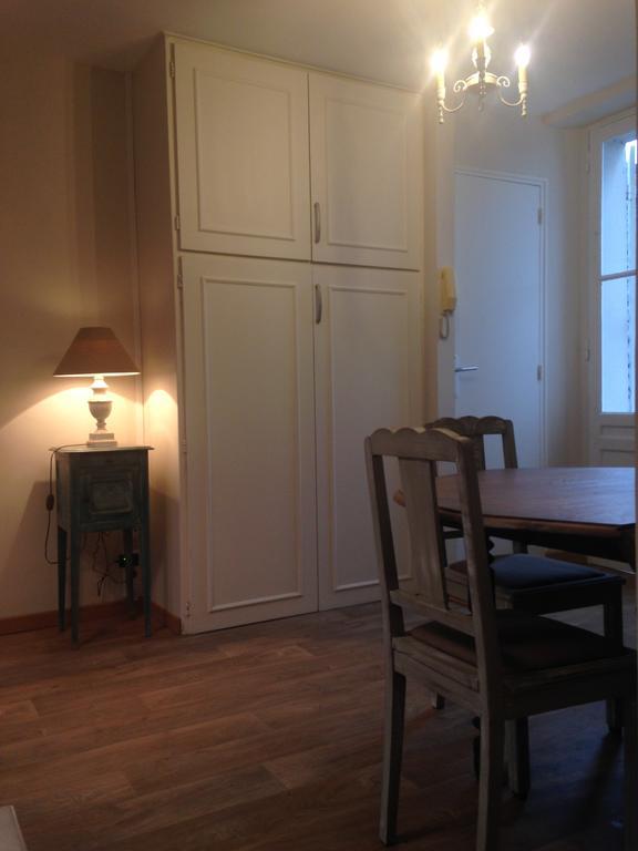 Kasaloc Apartment Maintenon Exterior photo